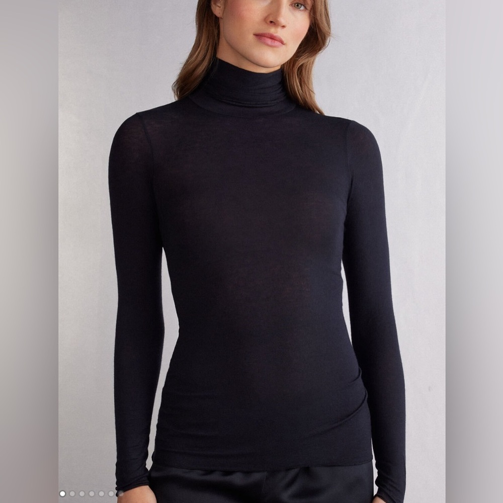 Women Long Sleeve Turtleneck Top Basic Stretch Fitted Lightweight Shirt.